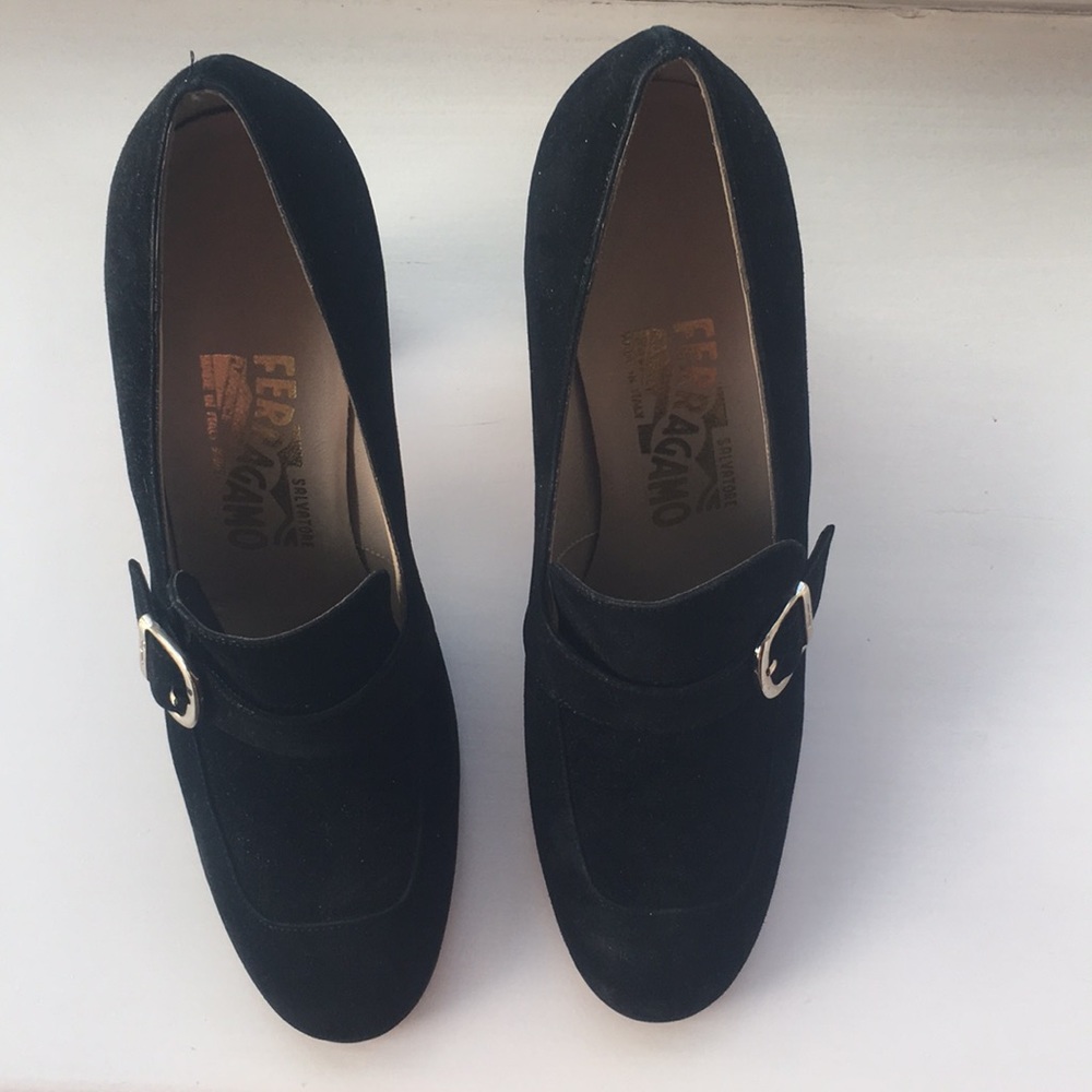 Ferragamo shoes size 7 never worn